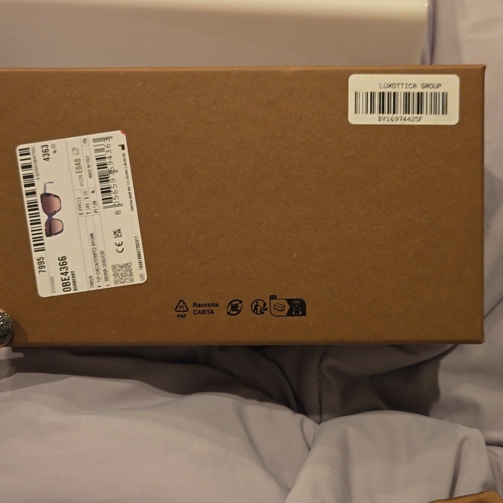 Burberry Checkered Brown Cat Eye Sunglasses brand new in box - Picture 13 of 15